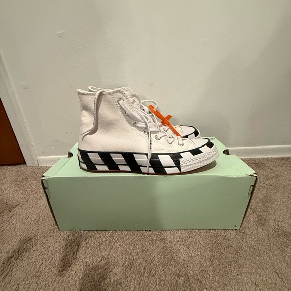Off white converse Women size 8 Men size 6 - Picture 3 of 7